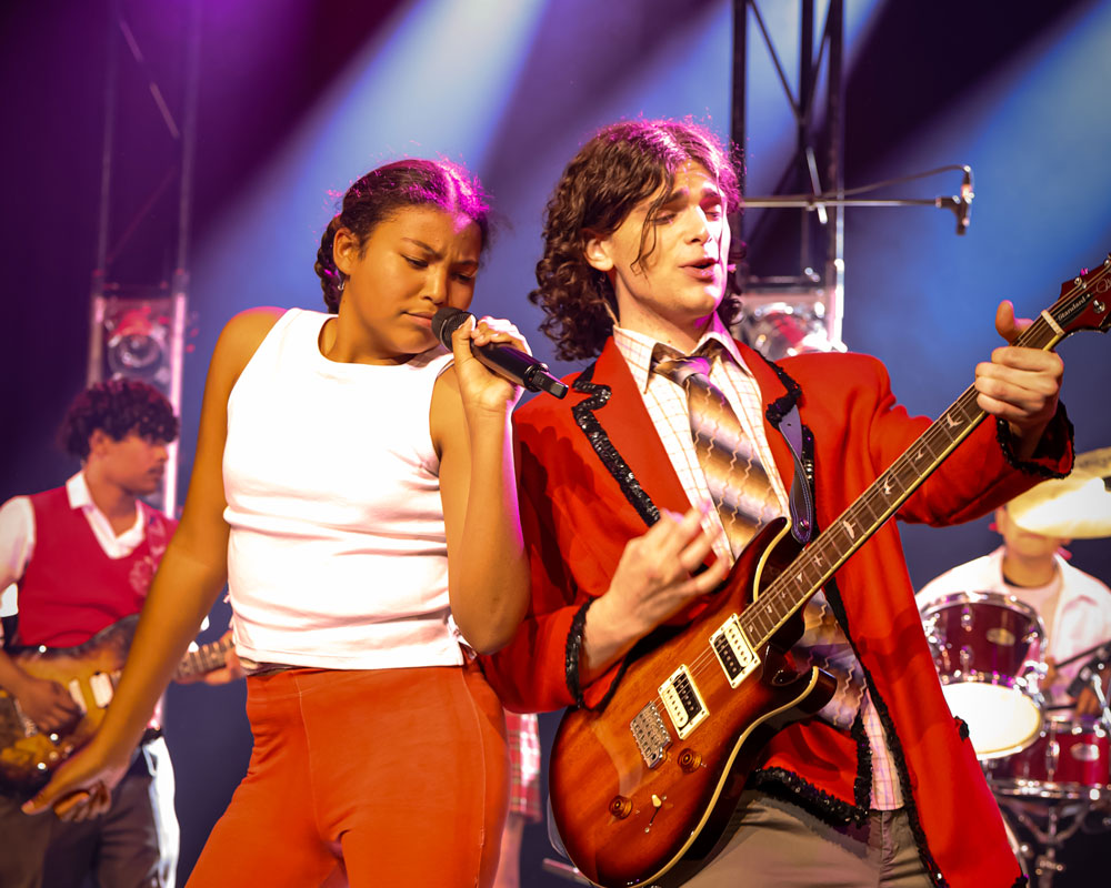 18-25 Year old perform in live production at Theatrical Academy